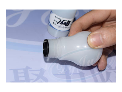 ABS塑料膠水固化慢且發(fā)白發(fā)脆？聚力膠水為您避免這些問題