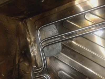 不銹鋼水箱沙眼漏水用什么膠？聚力鋼質修補劑代替焊接解決難題